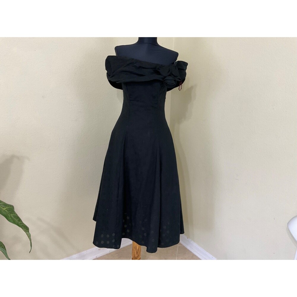 Niki Dress women size 8  ? Fit Flare Goth Renaissance Off shoulder Tulle 3D